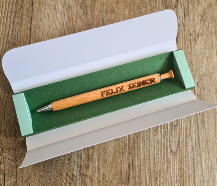 Kugelschreiber aus Buchenholz mit Geschenkverpackung