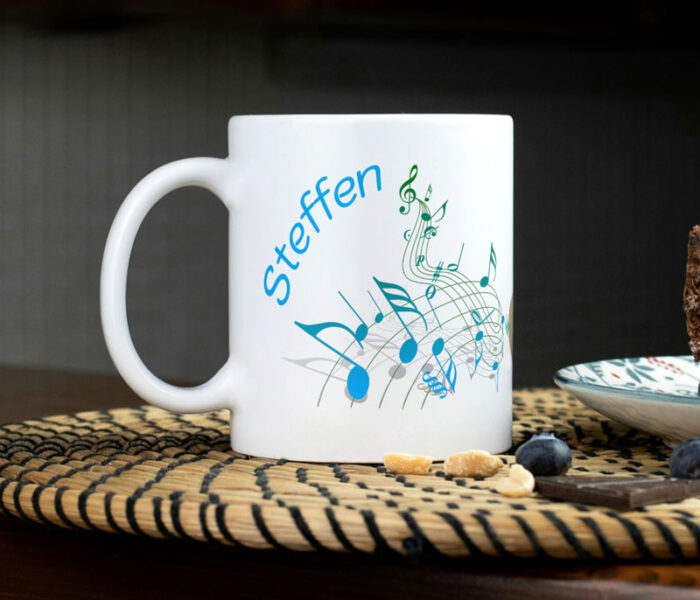 Personalisierte Tasse mit Musiknoten