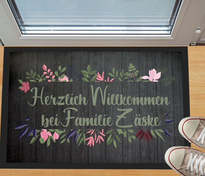 Personalisierte Fußmatte Herzlich Willkommen im Blumendesign